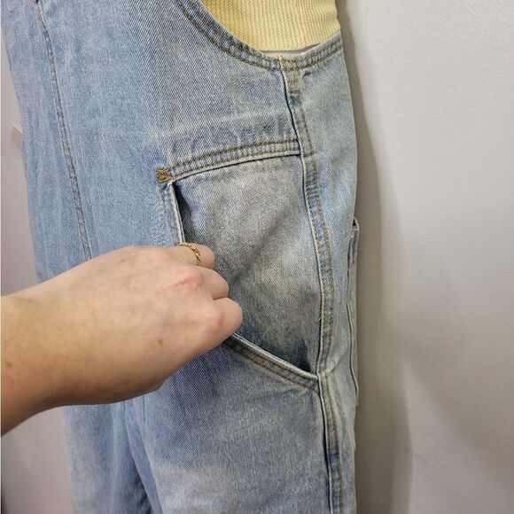 NEW Cider cropped light wash wide leg overalls jeans M - Picture 4 of 10